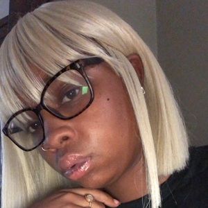 Meet your Posher, Jamesha